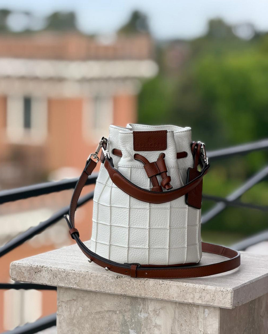Jet Set Mini Bucket White