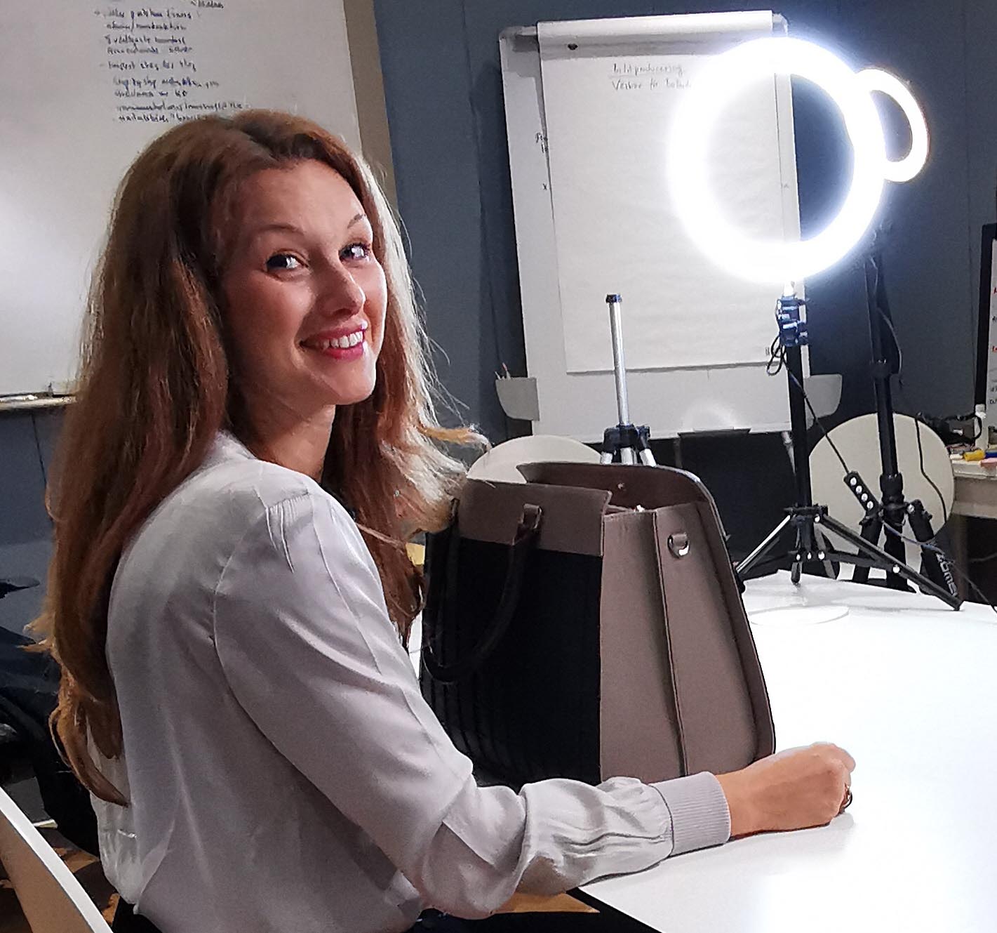 Paulina shows Bolinder Stockholm's practical bags