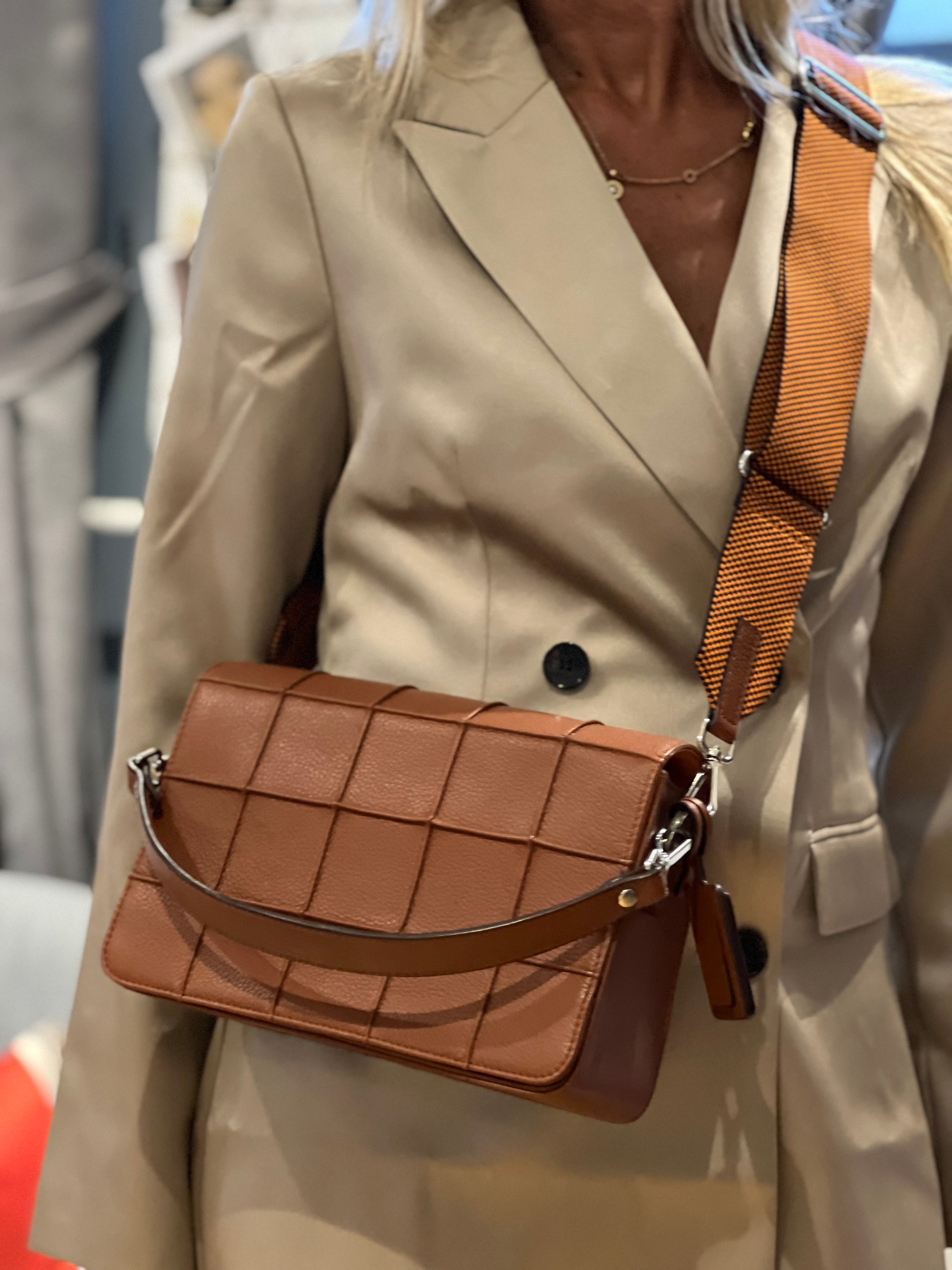 Shoulder Strap Woven Cognac 