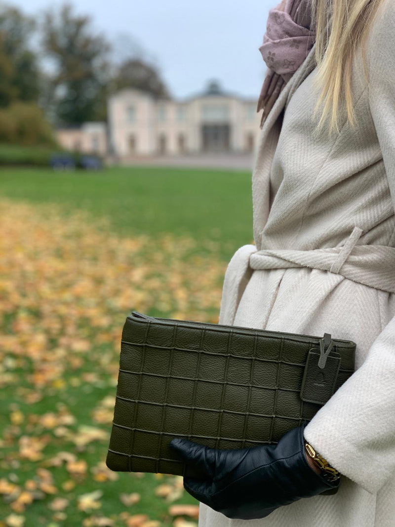 Grace Clutch Green